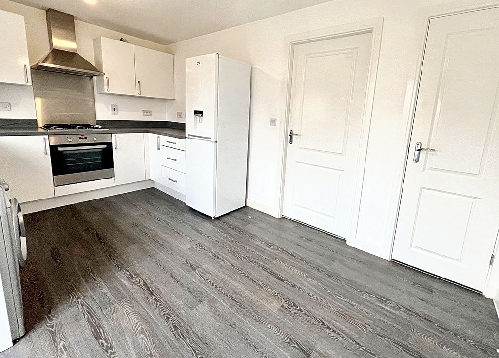 Property photo 3 of 12 Gallery