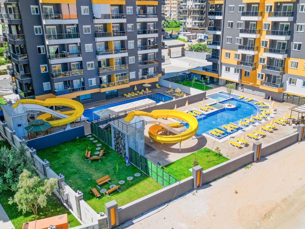 Property photo 2 of 23 Alanya Key-Ready Apartment For Sale In Mahmutlar €“ Pools, Aqua Park And Landscaped Exterior
