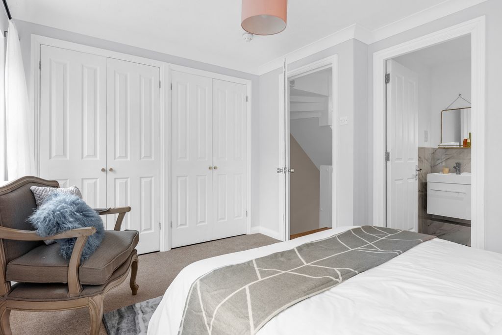 Property photo 3 of 36 Main Bedroom