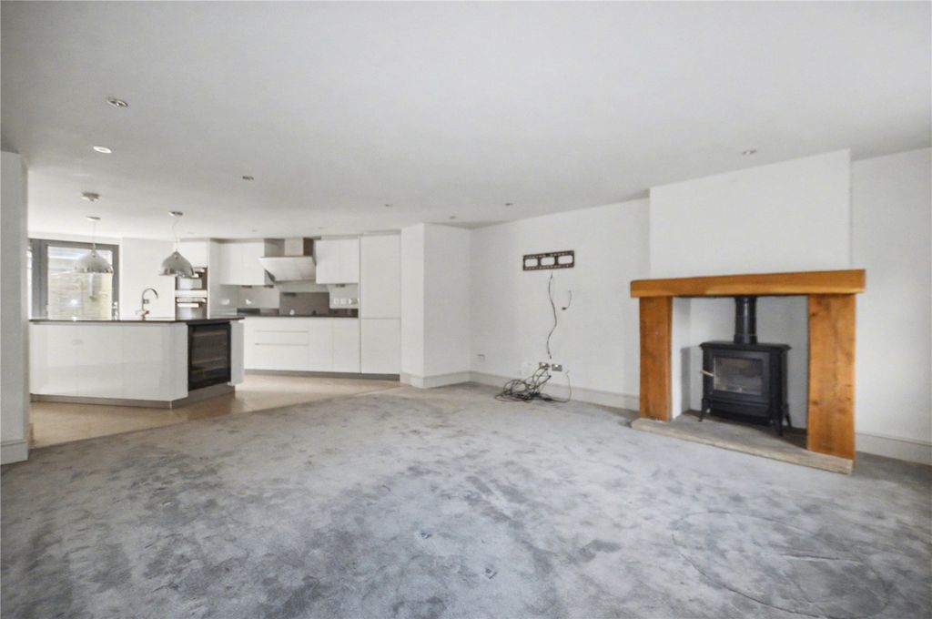 Property photo 1 of 14 Picture No. 34