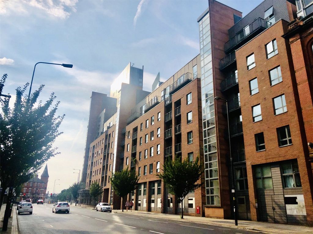 Property photo 1 of 10 Building