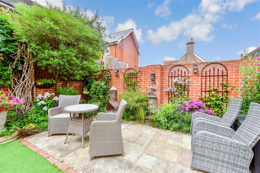 Property photo 2 of 13 External Lifestyle Photograph