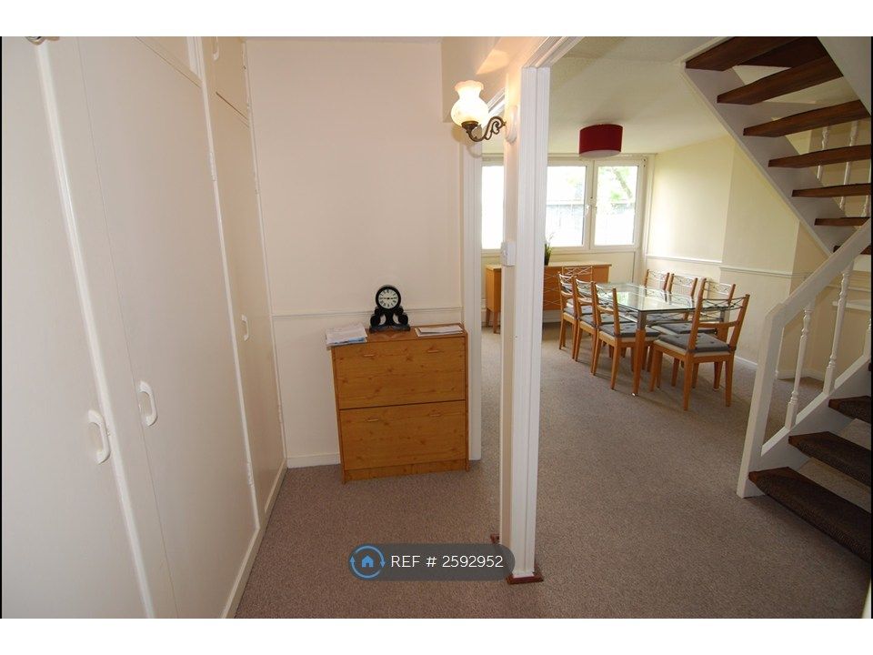 Property photo 2 of 14 Entrance