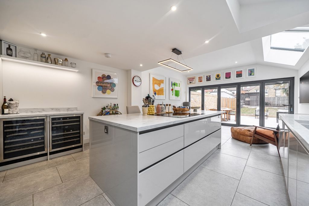 Property photo 2 of 21 1528868 (7)