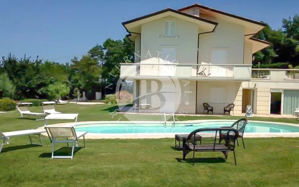 Property photo 3 of 45