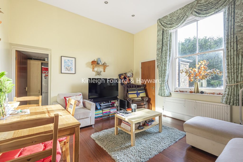 Property photo 2 of 14 c01B8E44-2Eb3-451d-8