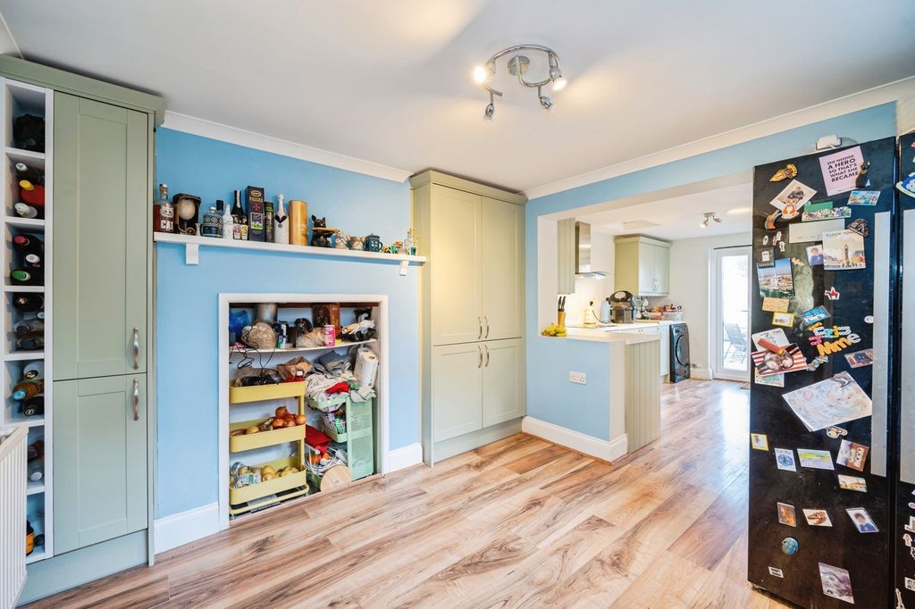 Property photo 3 of 19 Pbox-Img.Jpg