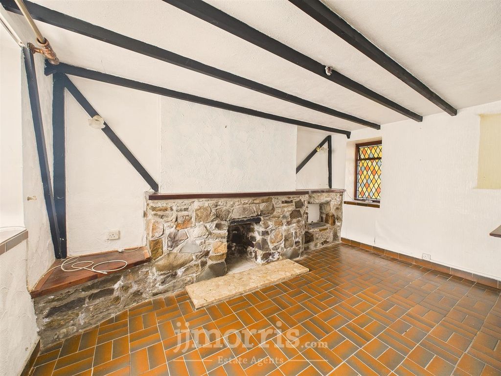 Property photo 3 of 20 Sitting Room
