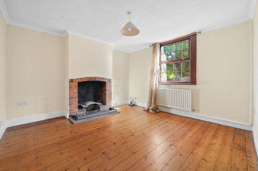 Property photo 2 of 19