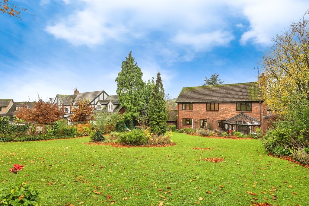 Property photo 2 of 34