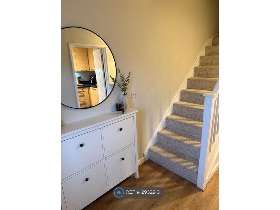 Property photo 2 of 20 Entrance Hall 1