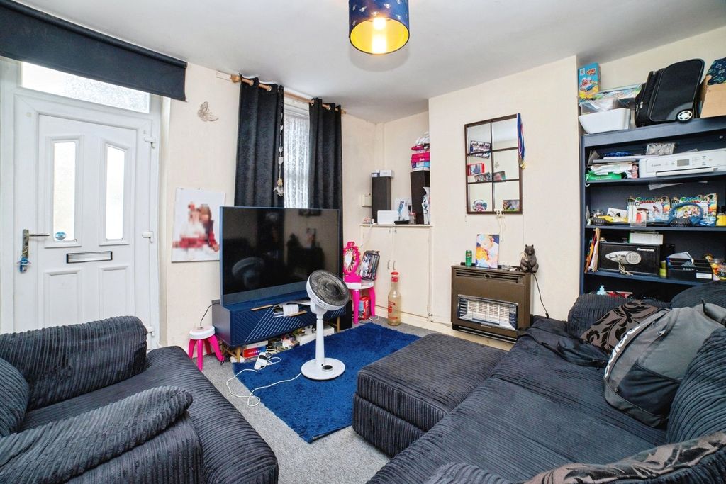 Property photo 2 of 17 Photo