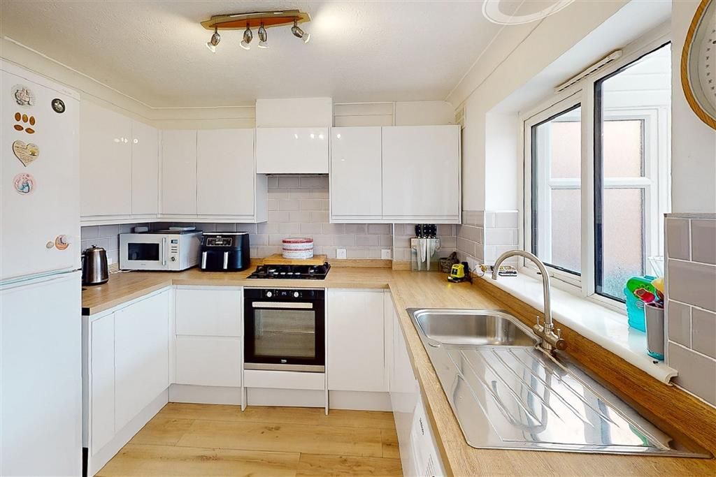 Property photo 3 of 8 Kitchen/Diner