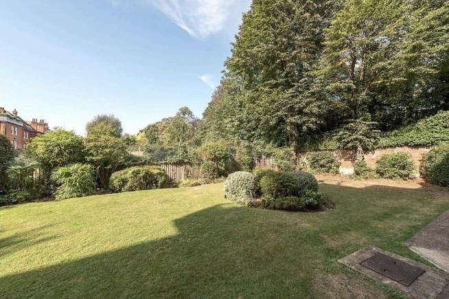 Property photo 2 of 12 Communal Gardens.Jpg