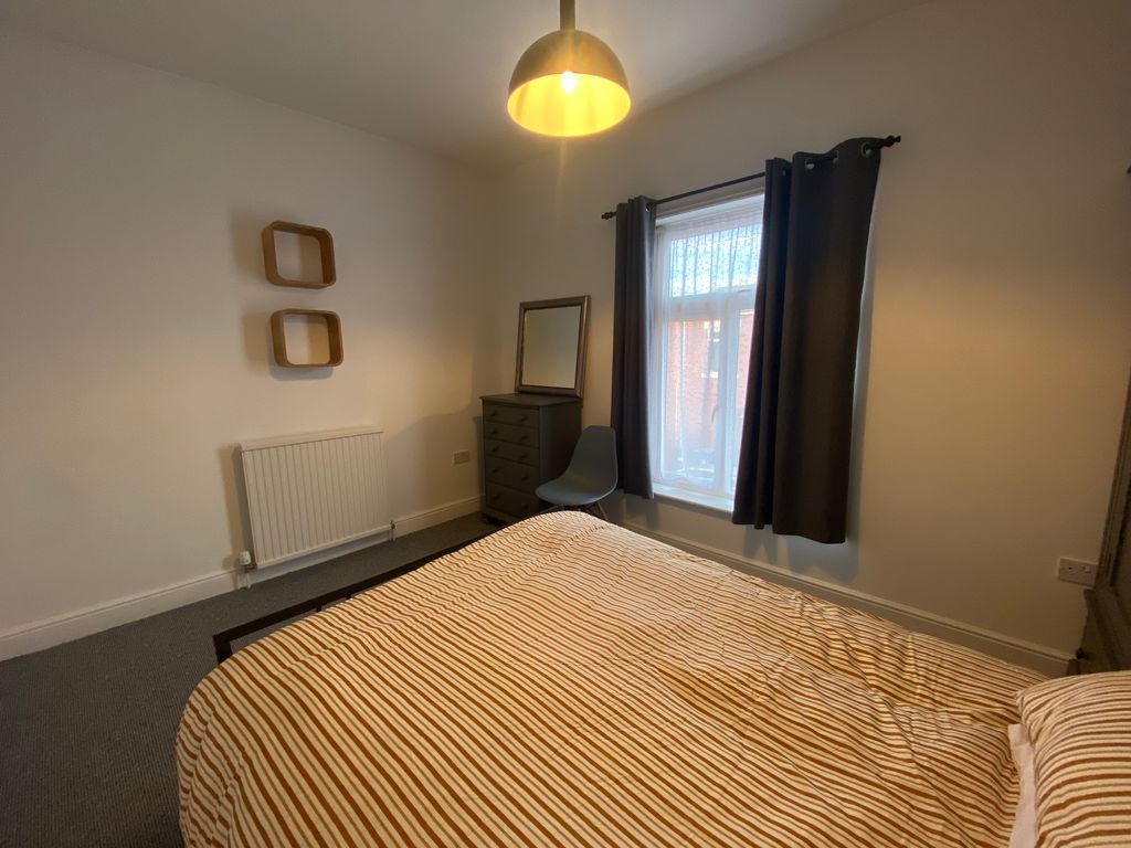 Property photo 2 of 8 Bedroom