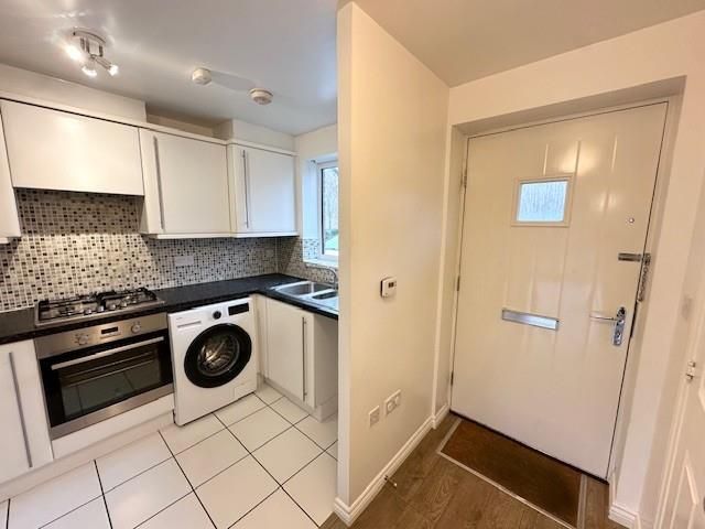 Property photo 3 of 9 Hall