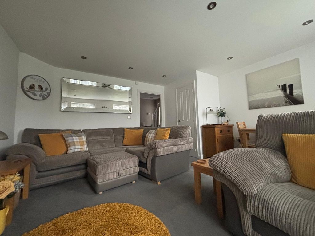 Property photo 2 of 7 Image