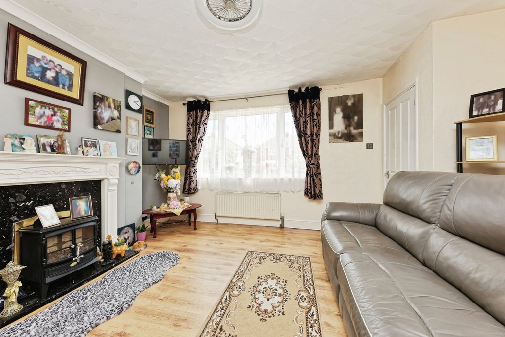 Property photo 3 of 18 Pbox-Img.Jpg