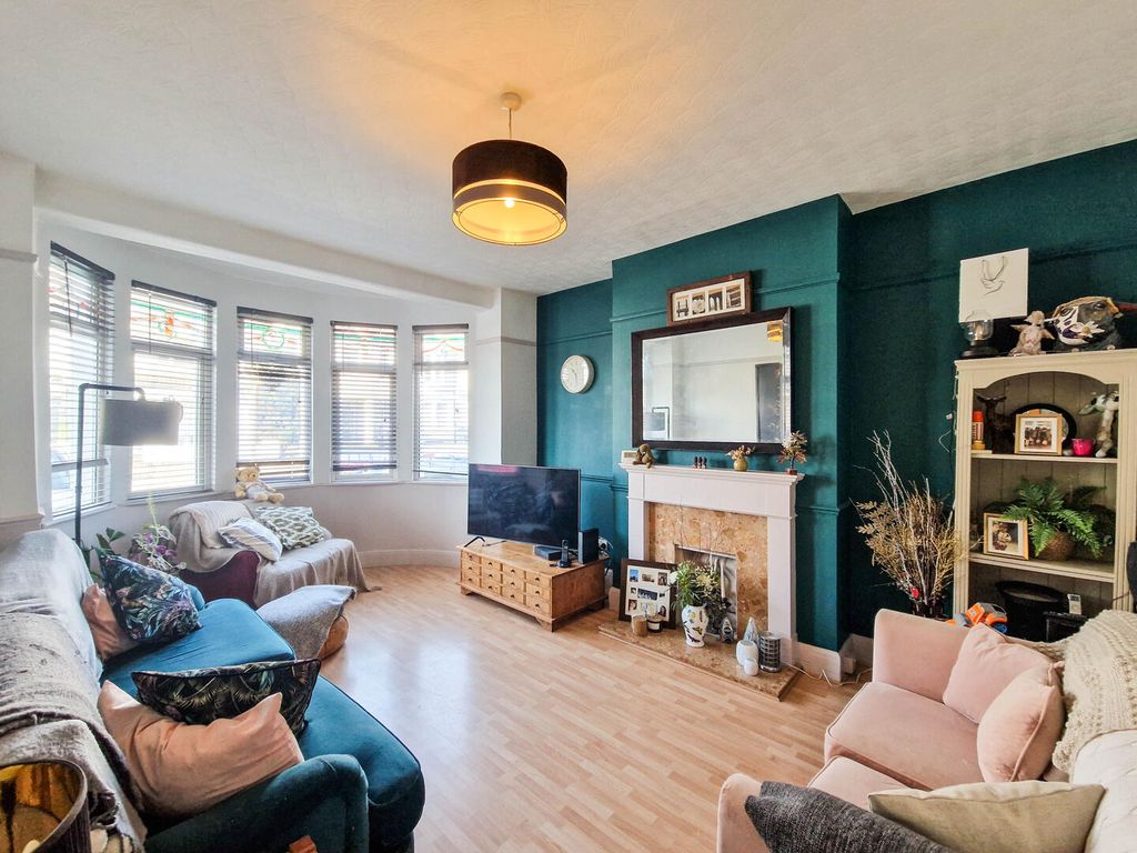 Property photo 3 of 15 Living Room