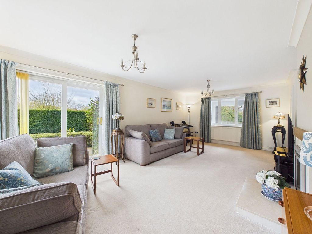 Property photo 2 of 32