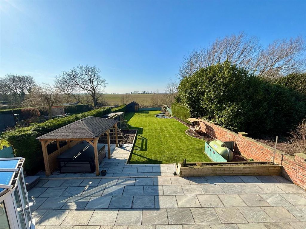 Property photo 2 of 41 Rear Garden