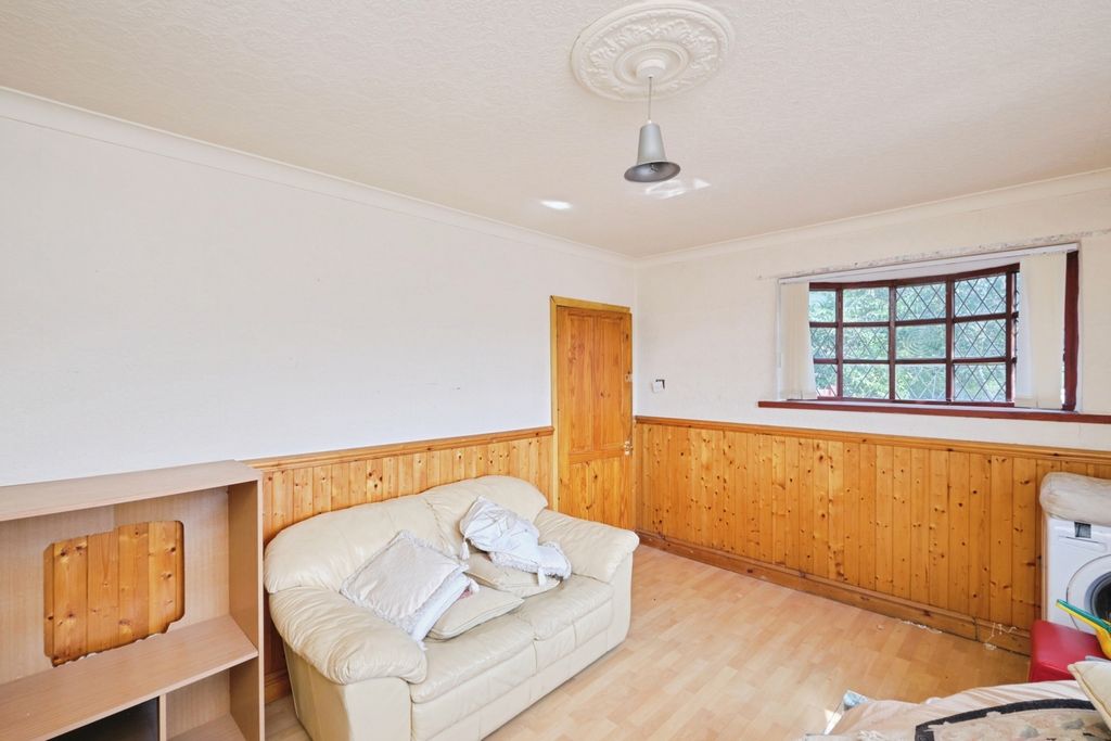 Property photo 3 of 17 Photo