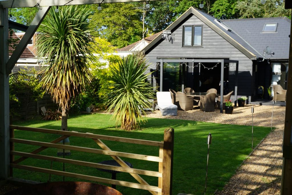 Property photo 2 of 30