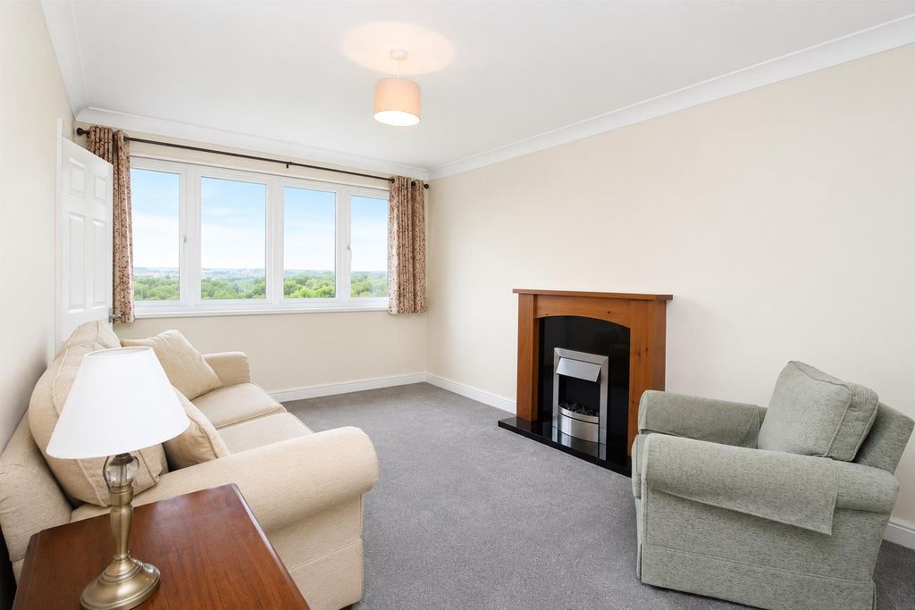 Property photo 2 of 4