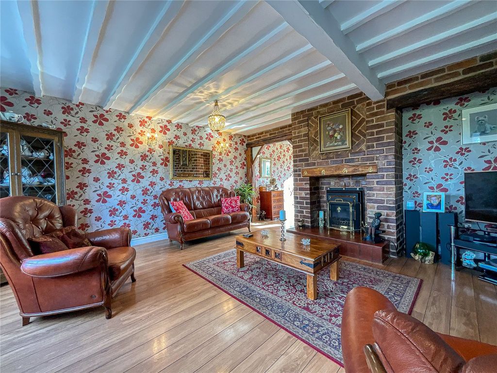 Property photo 2 of 34 Picture No. 18