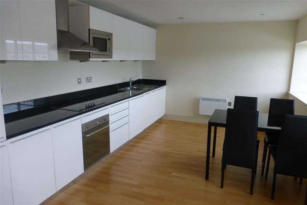 Property photo 1 of 10 Kitchen