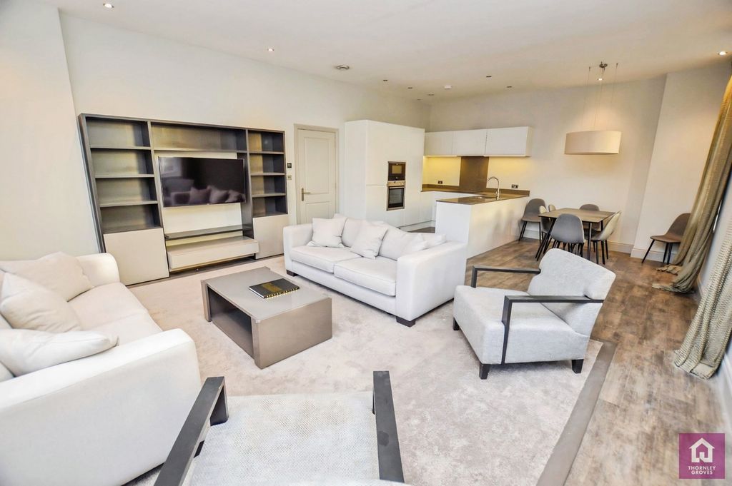 Property photo 2 of 16 Pbox-Img.Jpg