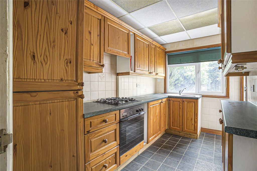 Property photo 3 of 16 Kitchen