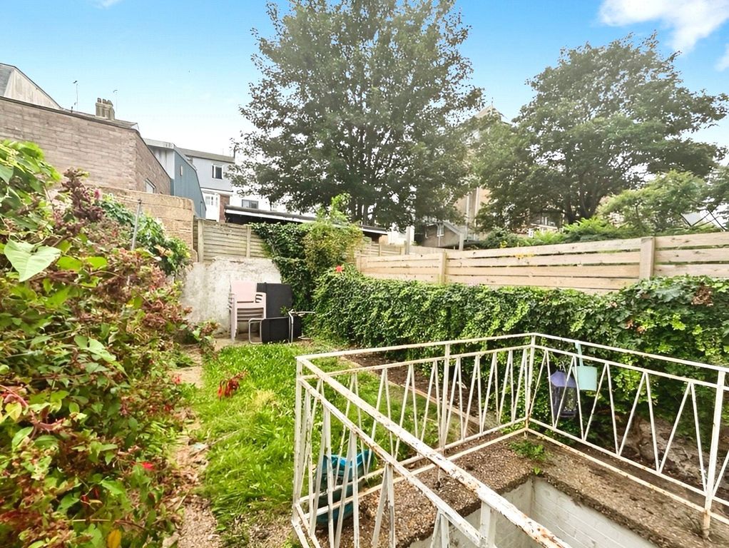 Property photo 2 of 10 Garden