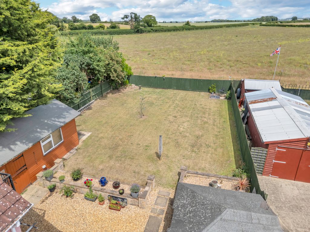 Property photo 2 of 27
