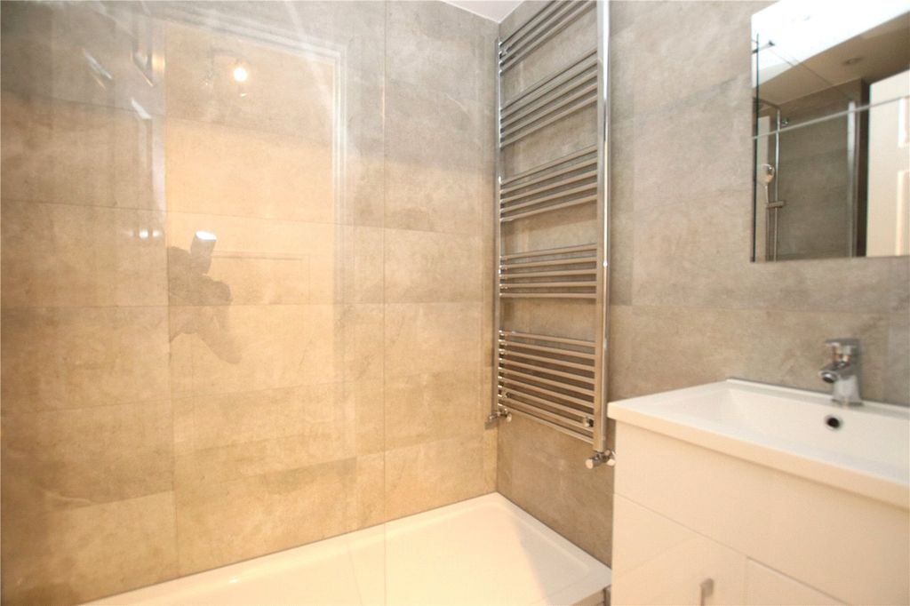 Property photo 3 of 9 Picture No. 04