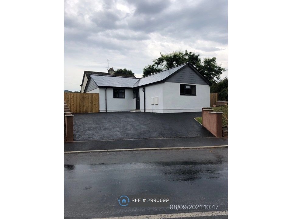 Property photo 2 of 10 Outside & Drive