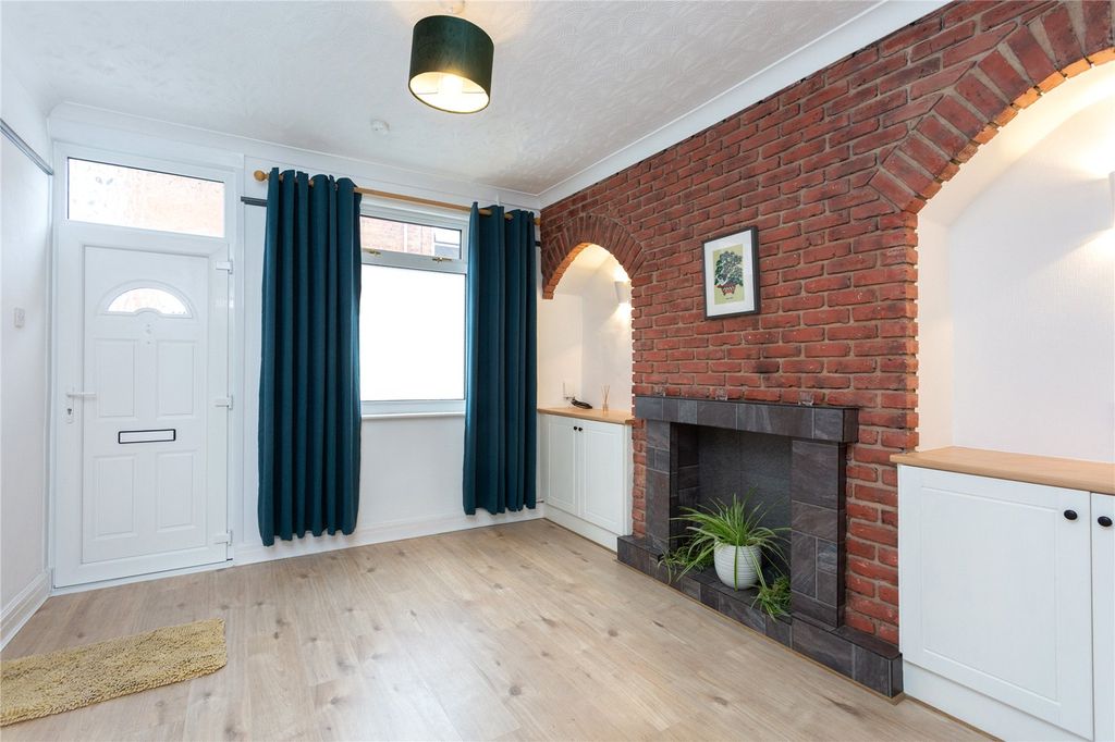 Property photo 3 of 7 Photo