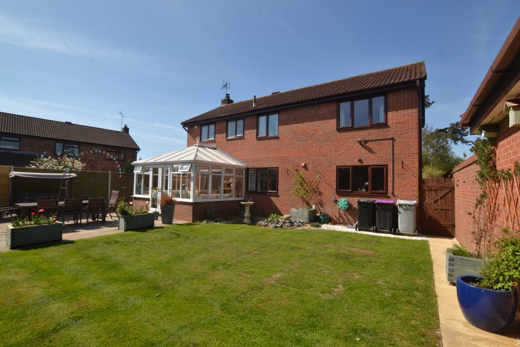 Property photo 2 of 31