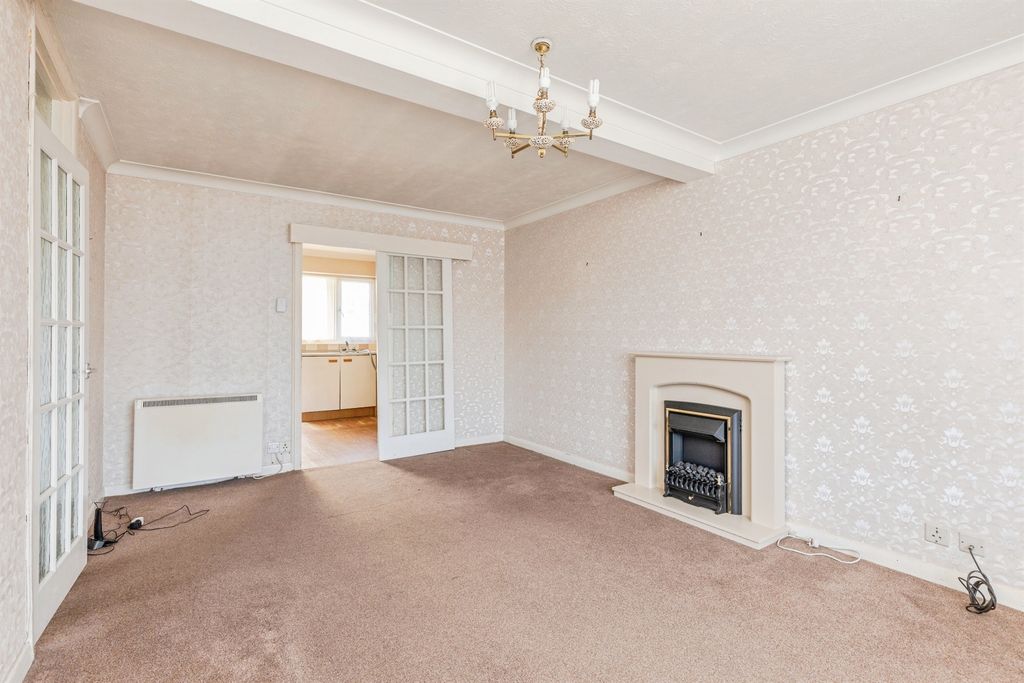 Property photo 3 of 23