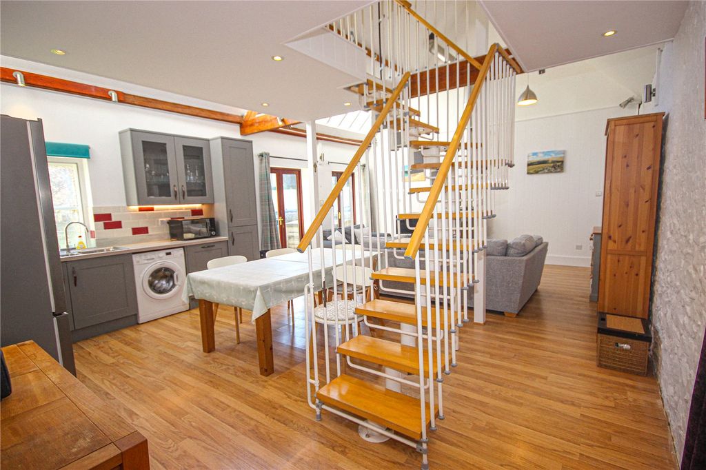 Property photo 3 of 16 Picture No. 04
