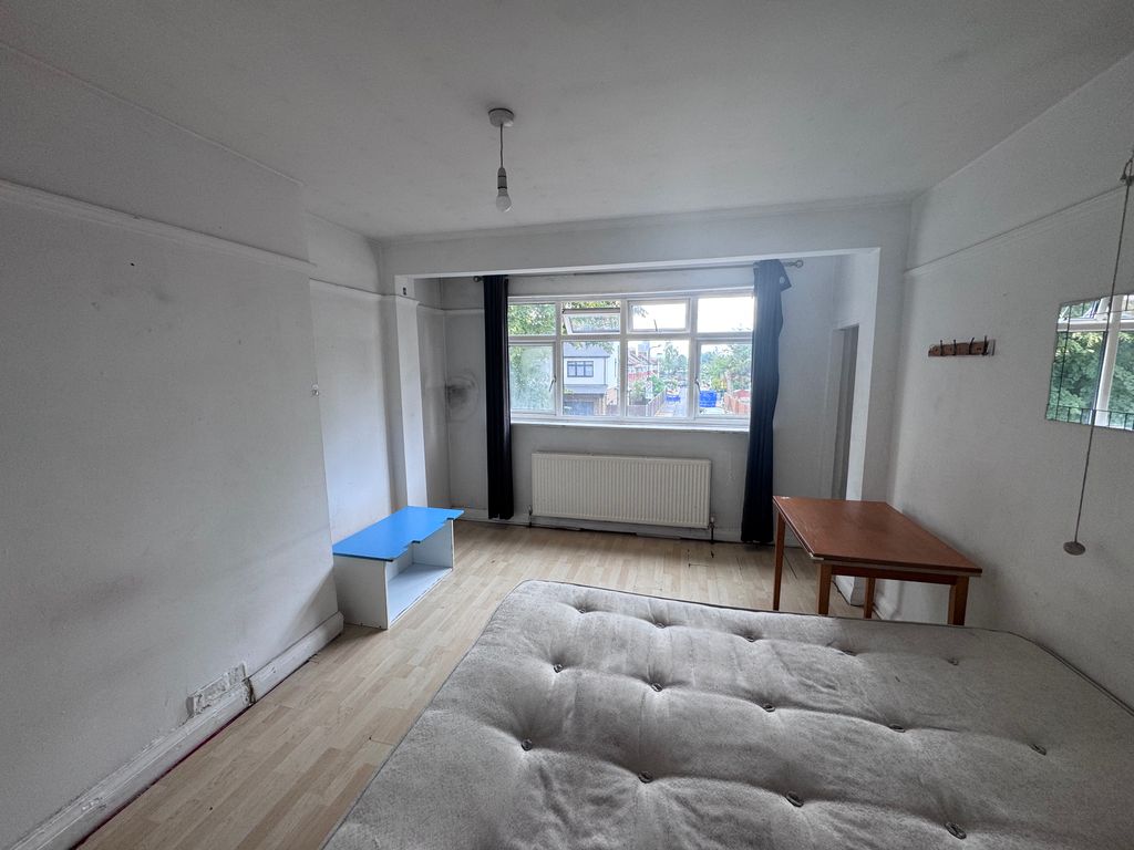 Property photo 1 of 4