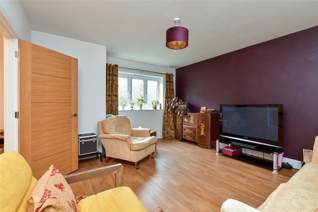 Property photo 2 of 14 Lounge