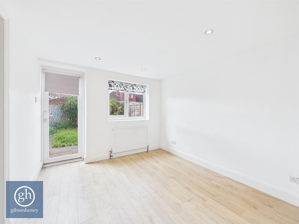 Property photo 3 of 7 Cam05080G0-Pr0503-Still005.Jpg
