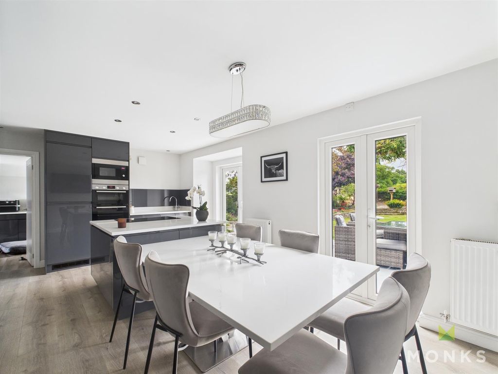 Property photo 2 of 48 Cam01520G0-Pr0252-Still026.Jpg