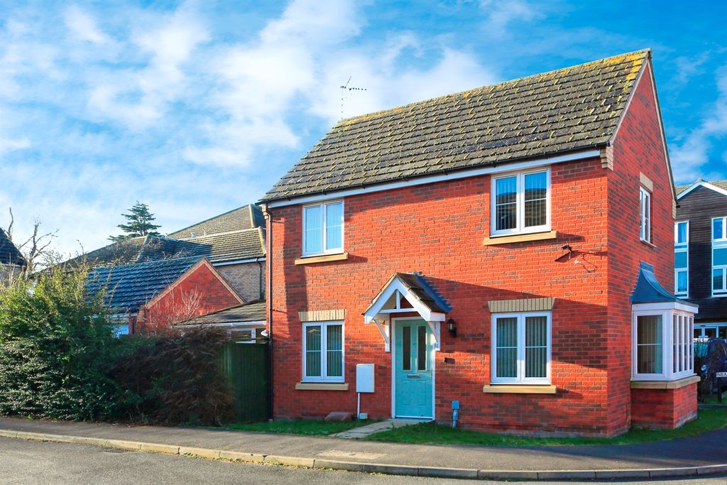 Property photo 1 of 17 Outside