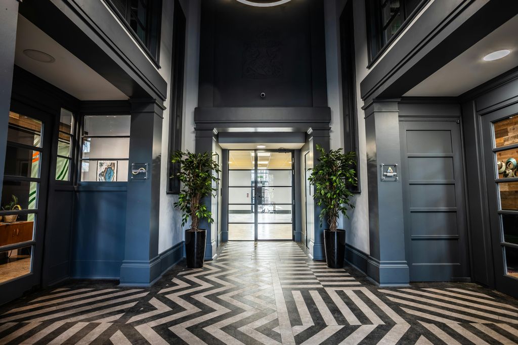 Property photo 2 of 27 Mbr10369Hdr.Jpg