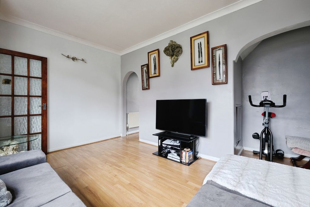 Property photo 3 of 17 Photo