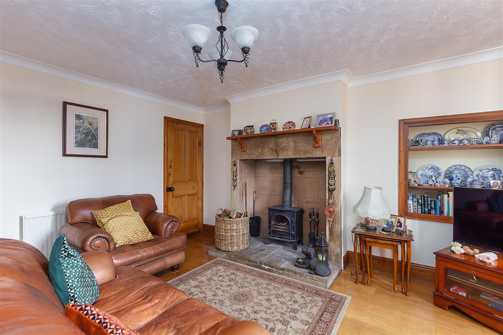 Property photo 2 of 19