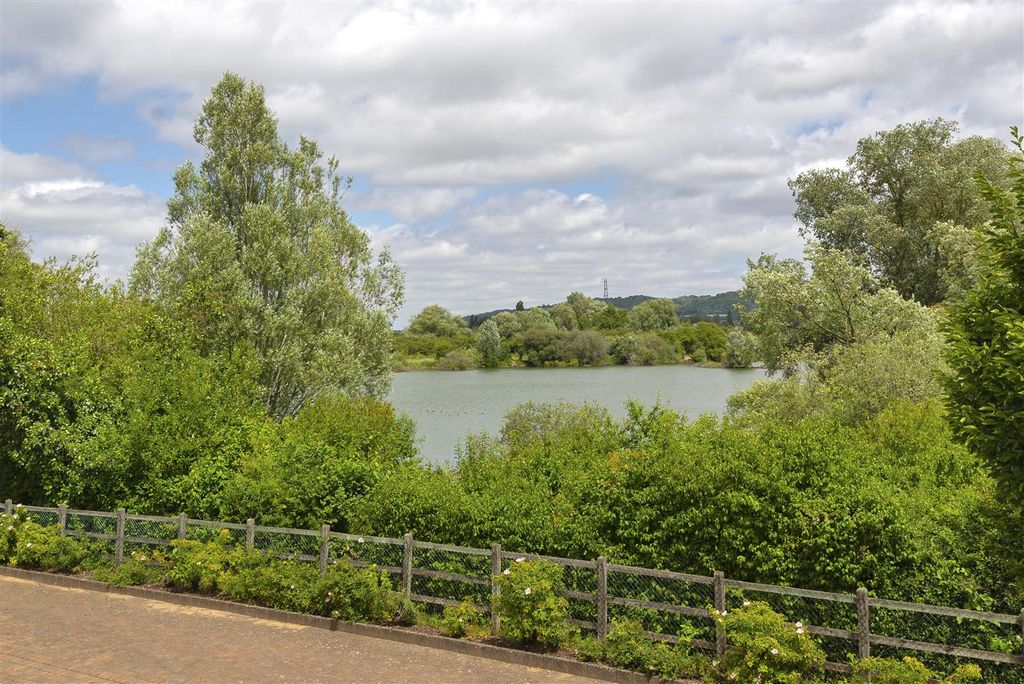 Property photo 2 of 24 15