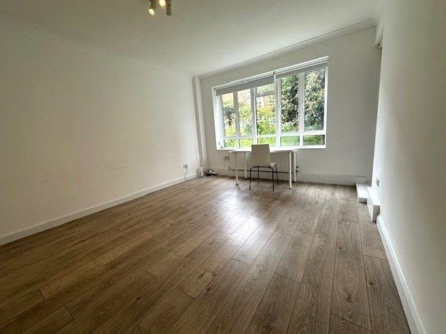 Property photo 2 of 7 Lounge/ Dining